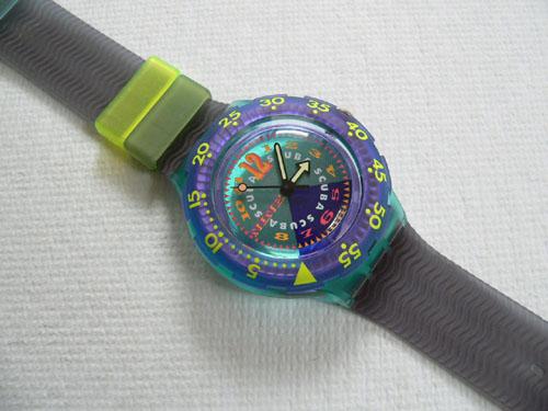 Bermuda Triangle SDN106 Swatch