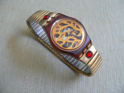 Beaujolais LR109 Swatch Watch (Preowned)
