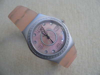 2002 Swatch “diamonds Are Forever” 007 Watch Rhinestone Dial Yls1016