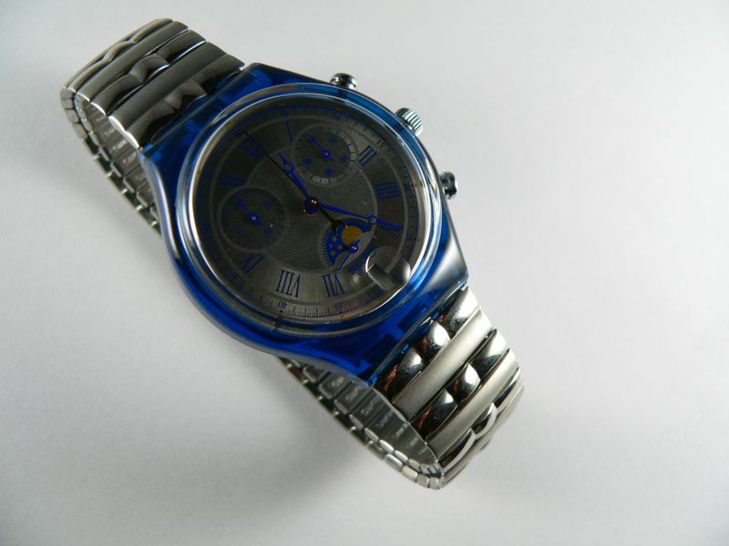Swatch chrono Moond Date SCN402 – swatchandbeyond.com