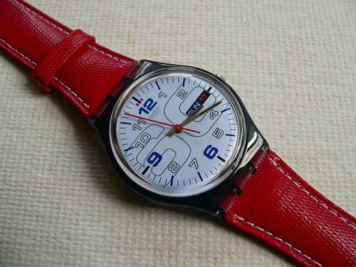 Swatch Red 4 Me GN710