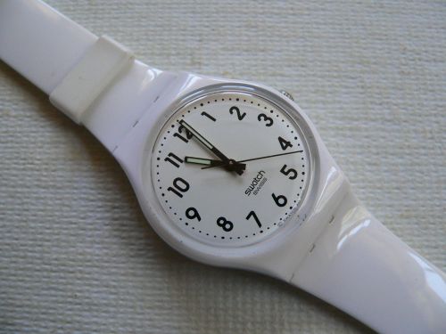 Swatch Just White GW151